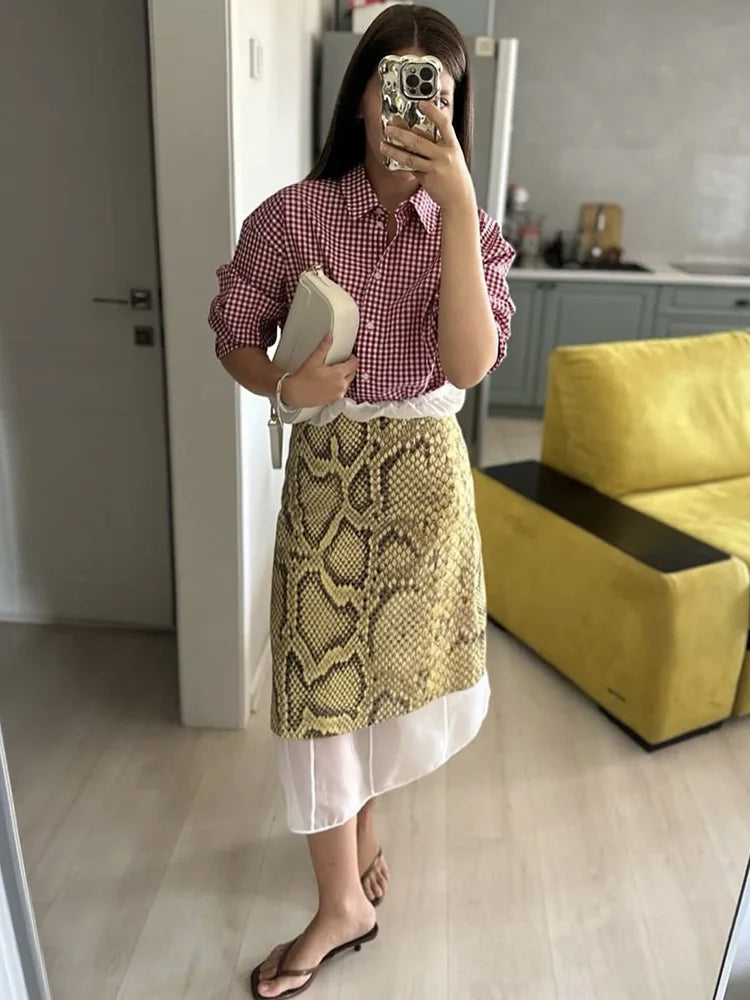 חצאית דגם נחש