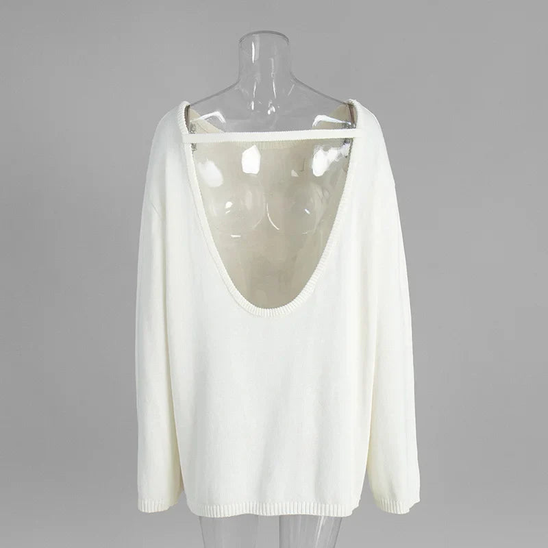 סוודר דגם מחשוף מחמיא אחורי